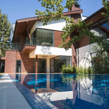 Приватний житловий будинок 400м²